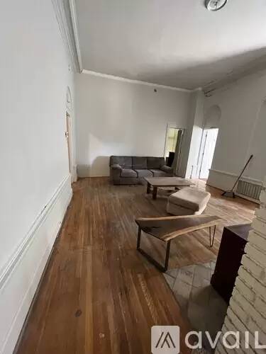 Main picture of 1063 W 4th St