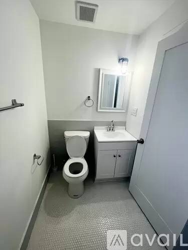 Main picture of 1101 W Vernon Ave