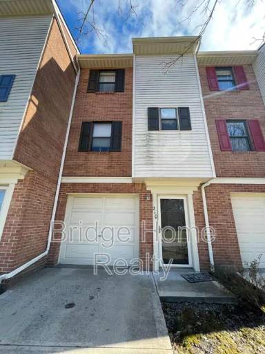 Main picture of 210 Woodhaven Dr