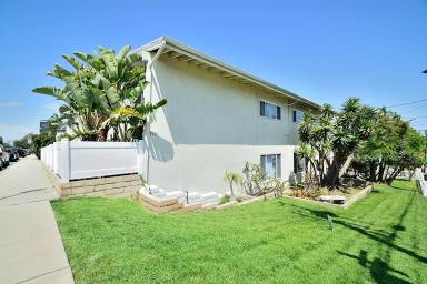 Main picture of 1901 Robinson St