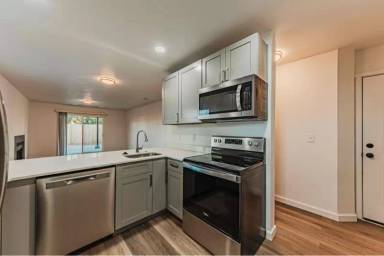 Main picture of 6731 Dublin Loop W