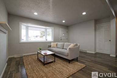 Main picture of 8008 Grace Ct