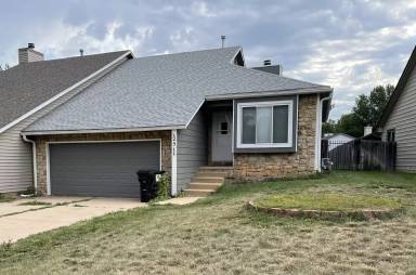 Main picture of 2511 S Yellowstone Ct