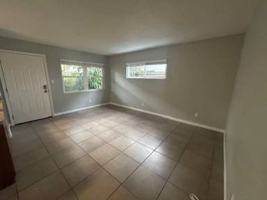 Main picture of 2040 Arlington St