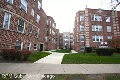 Main picture of 7014 N Sheridan Rd