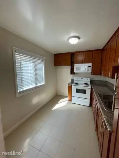 Main picture of 7261 Amigo Ave