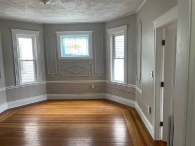 Main picture of 37 Woolson St