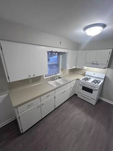 Main picture of 1001 Gaynor Ct NW