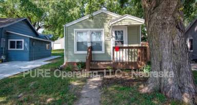 Main picture of 1230 State St