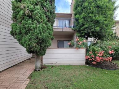 Main picture of 7119 N Holiday Dr