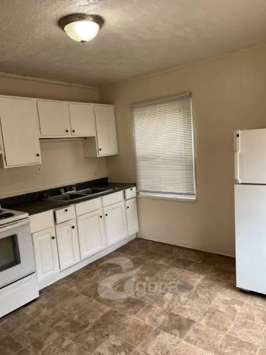 Main picture of 2706 Oxford Avenue - 2