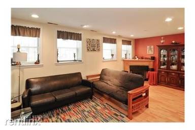 Main picture of 1403 W Arthur Ave