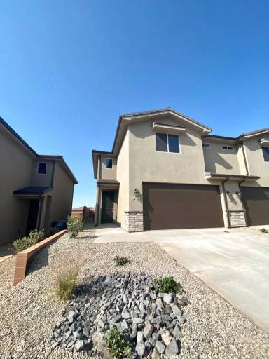 Main picture of 1005 N Tortoise Rock Dr