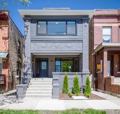 Main picture of 1516 E 69th Pl