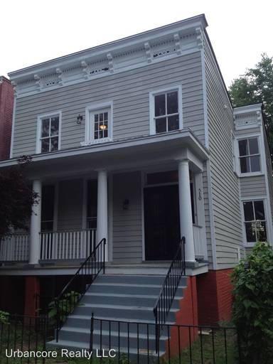 Main picture of 500 W Marshall St