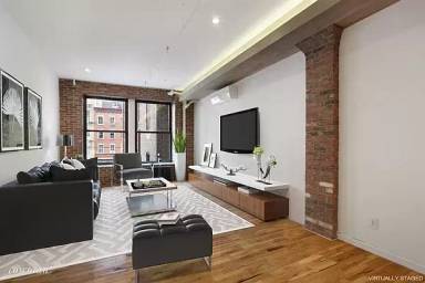 Main picture of 9 E 16th St