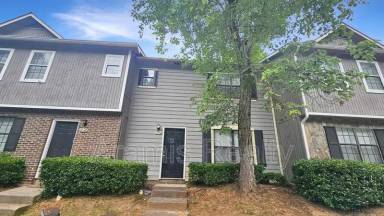 Main picture of 1990 Padgett Dr