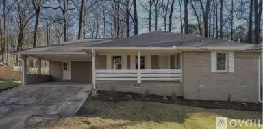 Main picture of 3330 Lake Dr