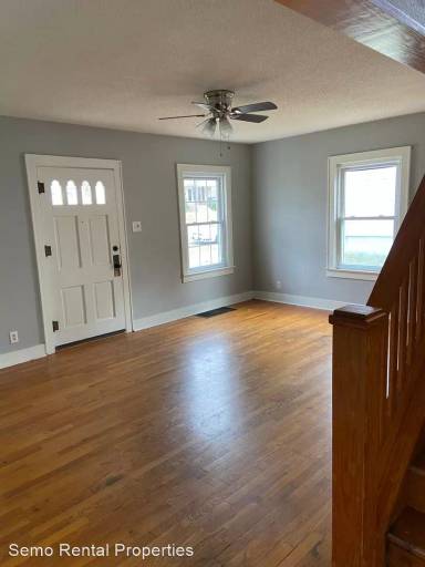 Main picture of 1721 Whitener St