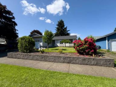 Main picture of 1989 Waln Creek Dr S