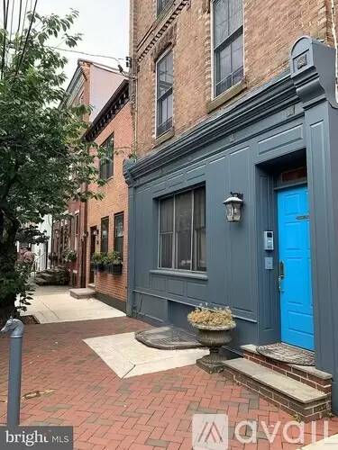 Main picture of 334 Monroe St
