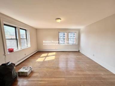 Main picture of 269 Newbury St
