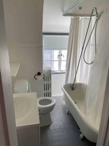 Main picture of 1140 W Walnut St