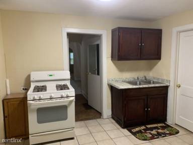 Main picture of 2733 N Artesian Ave