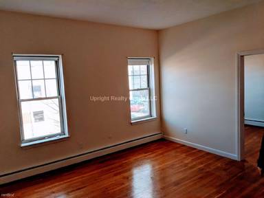 Main picture of 172 North Beacon St