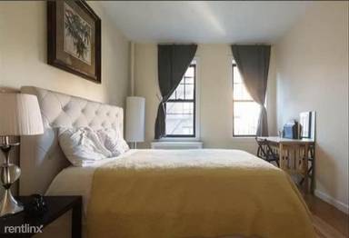 Main picture of 218 W 10th St