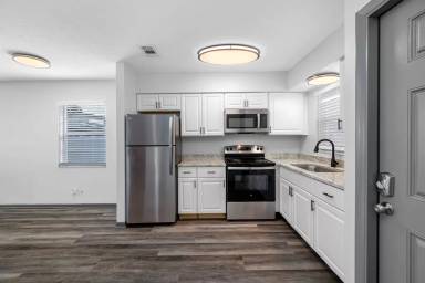 Main picture of 600 90th Ave N