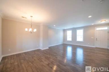 Main picture of 125 Capital Ave