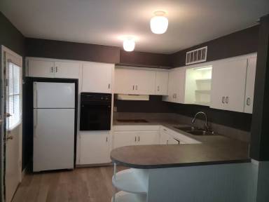 Main picture of 814 W Maple St