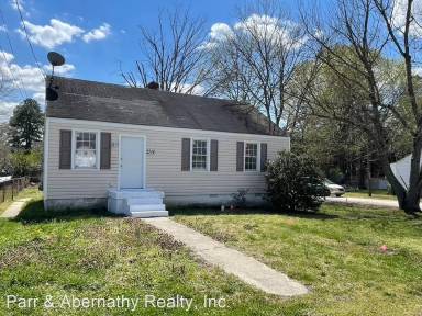 Main picture of 2716 Pickett St