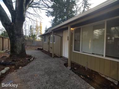 Main picture of 9006 Avondale Rd NE