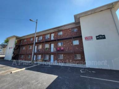 Main picture of 2625 S Big Bend Blvd