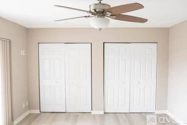 Main picture of 70 Lake Arbor Dr