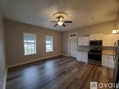 Main picture of 427 10th Ave W
