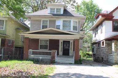 Main picture of 2959 E 28th St
