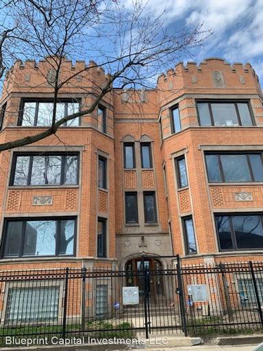 Main picture of 7310 S Ridgeland Ave