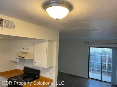 Main picture of 1101 Dickerson Dr SE