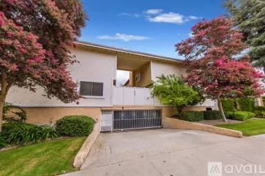 Main picture of 537 W Stocker St