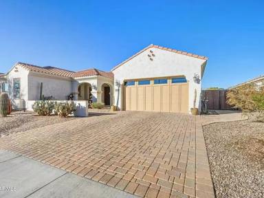 Main picture of 3930 E Iris Dr
