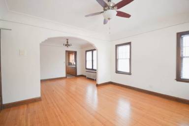Main picture of 2426 Fillmore St NE