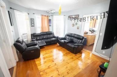 Main picture of 10 Lawton Ave