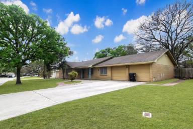 Main picture of 3018 Creasey Dr