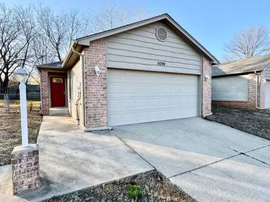 Main picture of 5090 S Hickory Ave