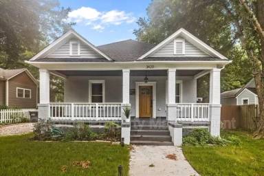 Main picture of 3420 Holt St