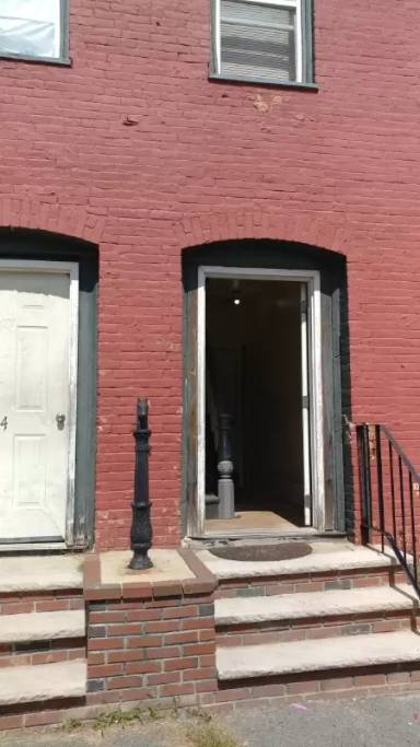 Main picture of 151 Bay St