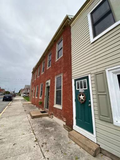 Main picture of 111 W King St